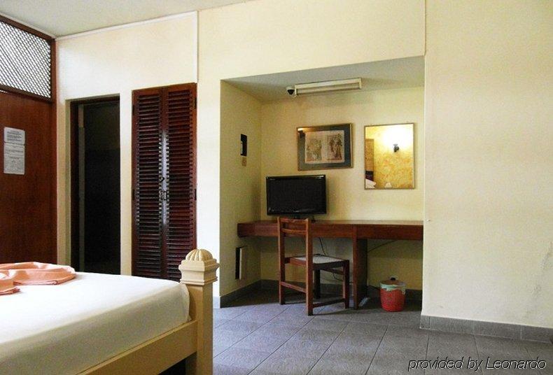 Yoho Rivi Ras Hotel Dehiwala-Mount Lavinia Room photo