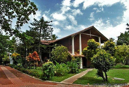 Yoho Rivi Ras Hotel Dehiwala-Mount Lavinia Exterior photo