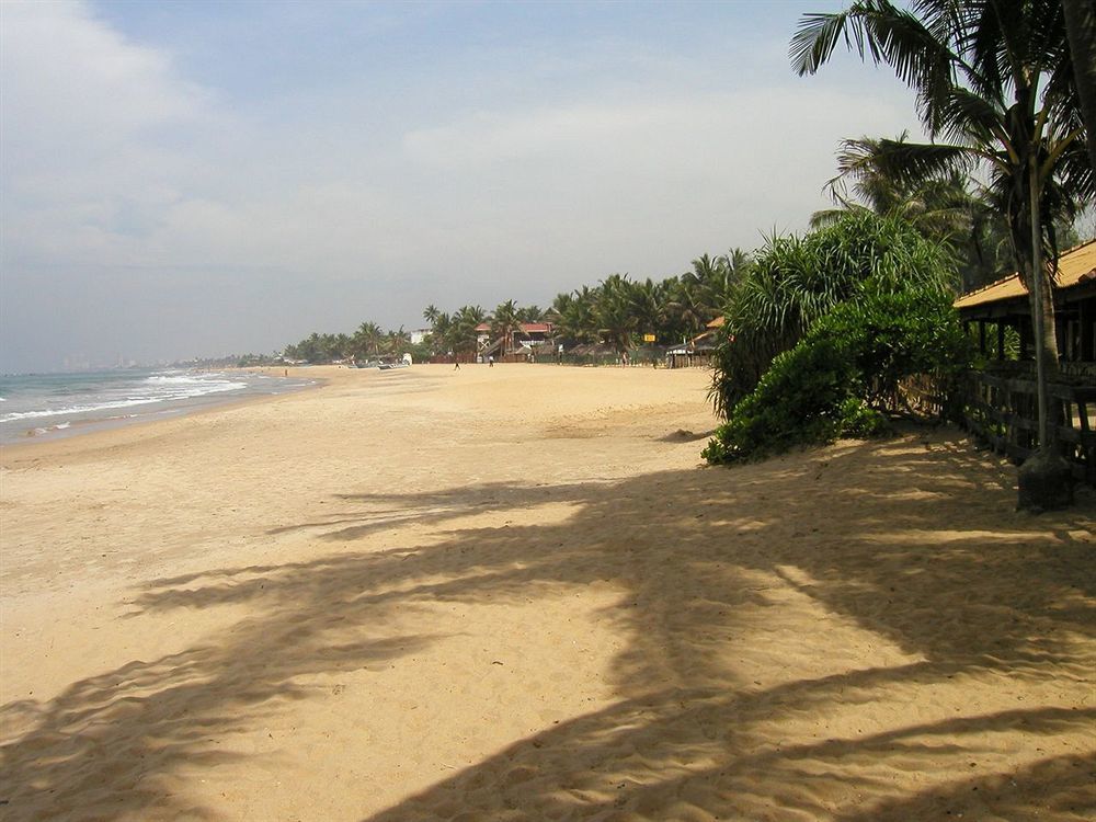 Yoho Rivi Ras Hotel Dehiwala-Mount Lavinia Exterior photo
