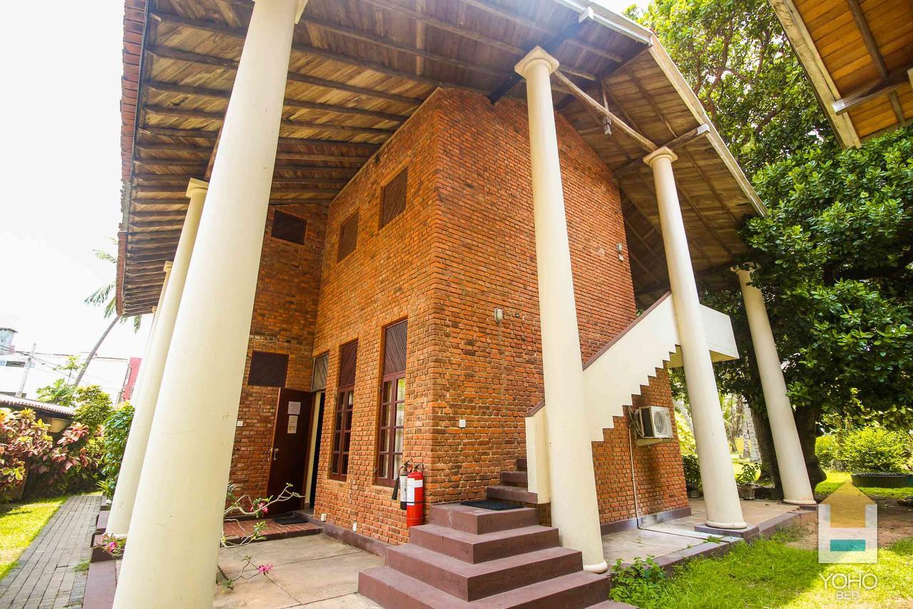 Yoho Rivi Ras Hotel Dehiwala-Mount Lavinia Exterior photo