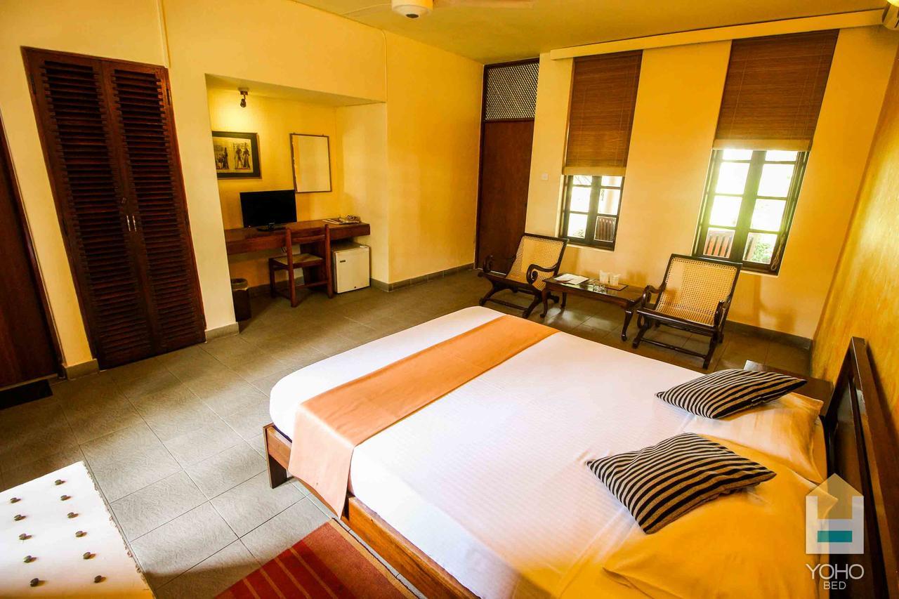 Yoho Rivi Ras Hotel Dehiwala-Mount Lavinia Exterior photo
