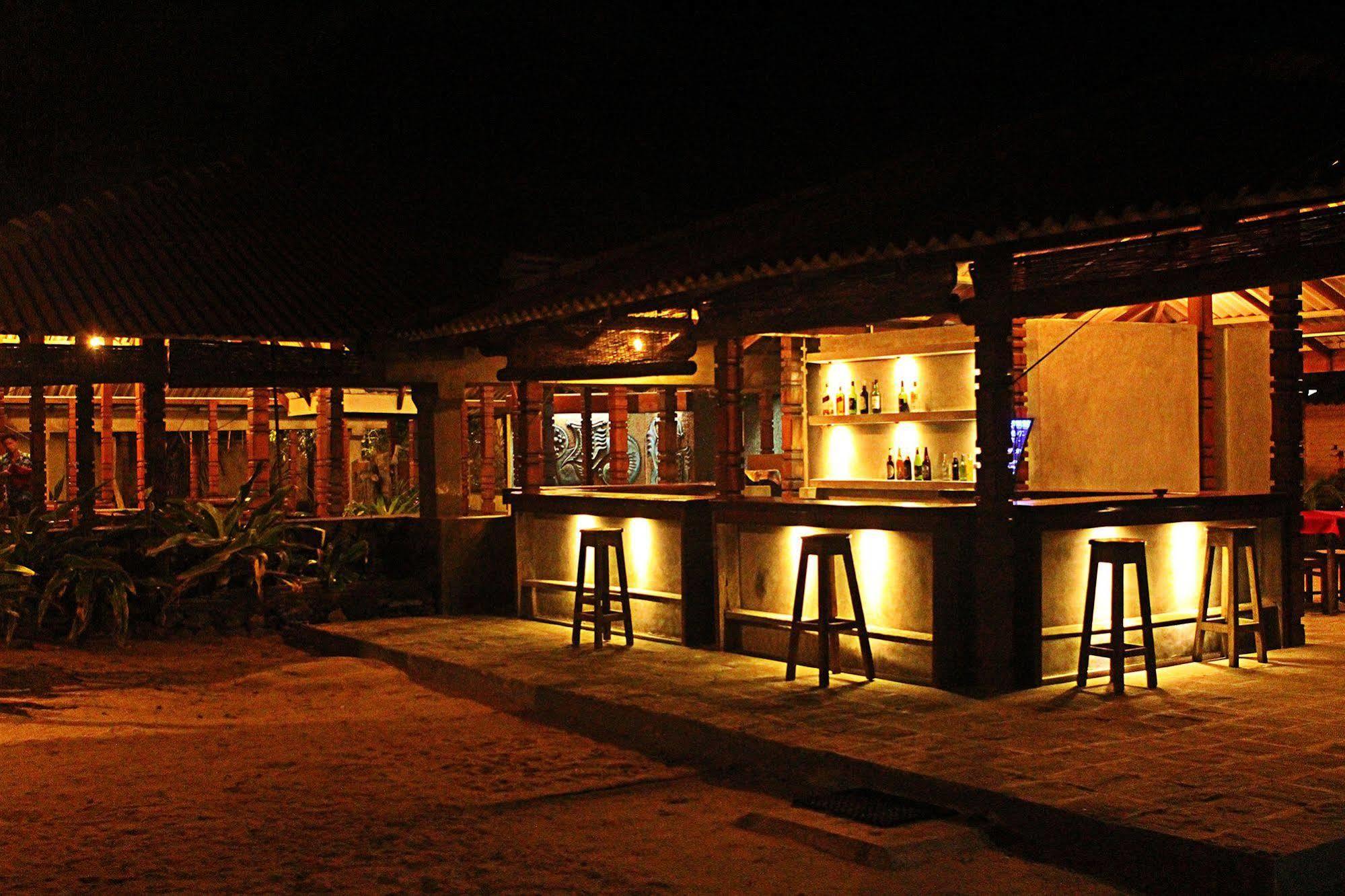 Yoho Rivi Ras Hotel Dehiwala-Mount Lavinia Exterior photo