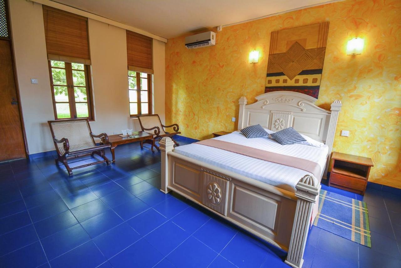 Yoho Rivi Ras Hotel Dehiwala-Mount Lavinia Exterior photo